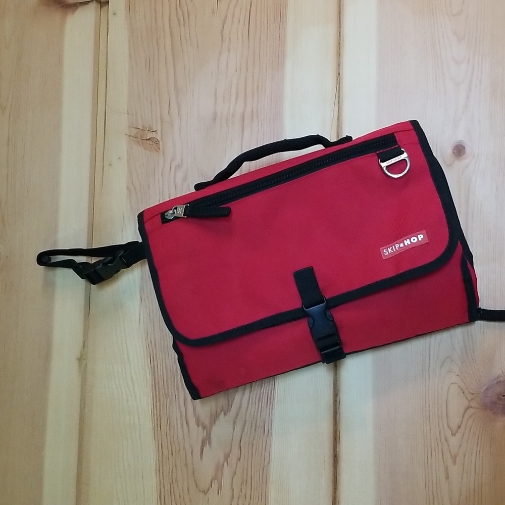 Skip * Hop Pronto Baby Changing Station & Diaper Clutch, Red w/Striped Interior
